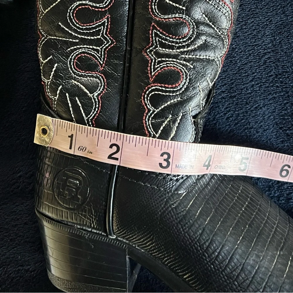CHILDREN’S BOOTS BLACK WITH WHITE & RED STITCHING AND ENGRAVED TOE PLATE, VTG